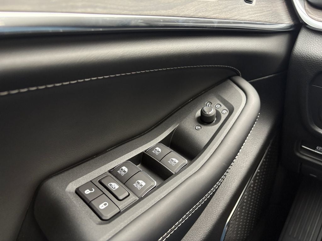 2025 Jeep Grand Cherokee L Overland 4x4