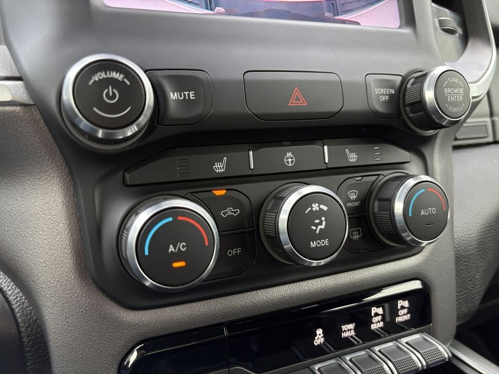 2022 RAM 1500 Big Horn Crew Cab 4x2 5'7' Box