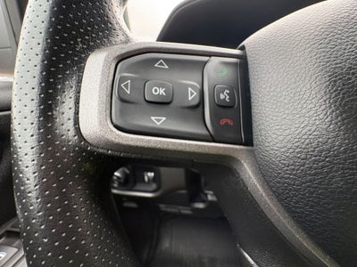 2022 RAM 1500 Tradesman Crew Cab 4x4 5'7' Box