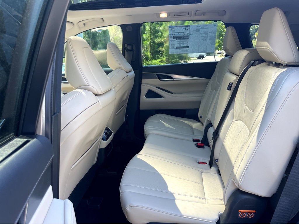 2025 INFINITI QX60 LUXE