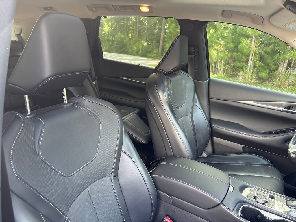 2023 INFINITI QX60 LUXE AWD