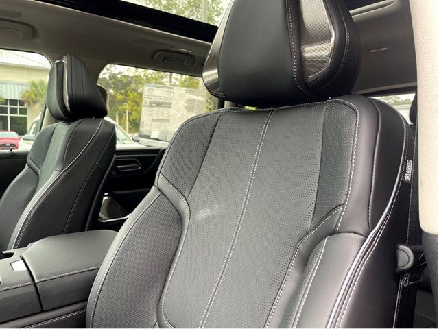 2025 INFINITI QX80 Sensory 4WD