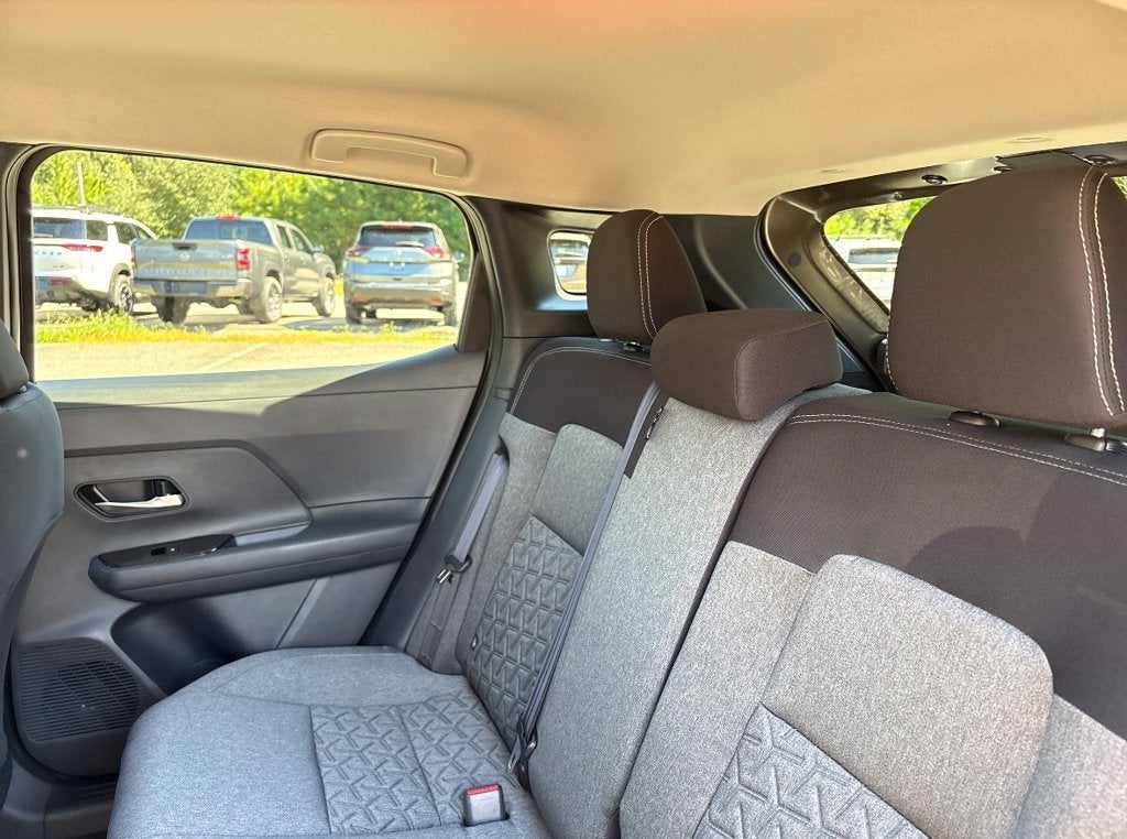 2027 Nissan Kicks SV