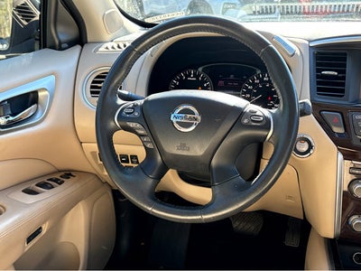 2016 Nissan Pathfinder SL