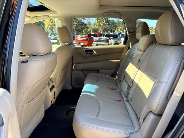 2016 Nissan Pathfinder SL