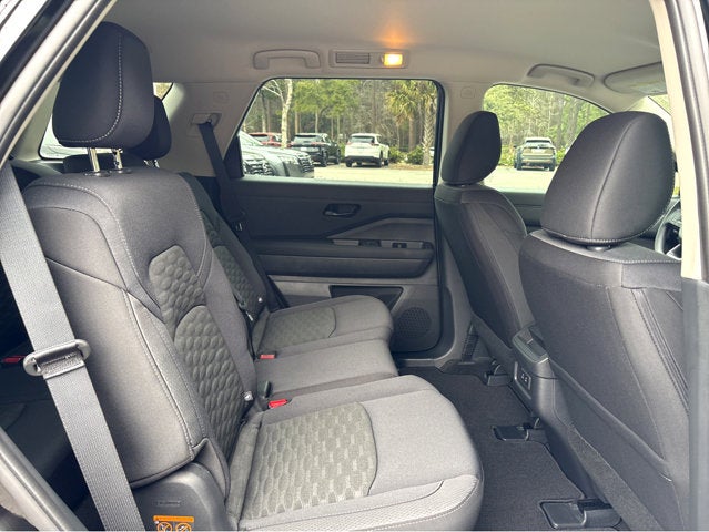 2026 Nissan Pathfinder S