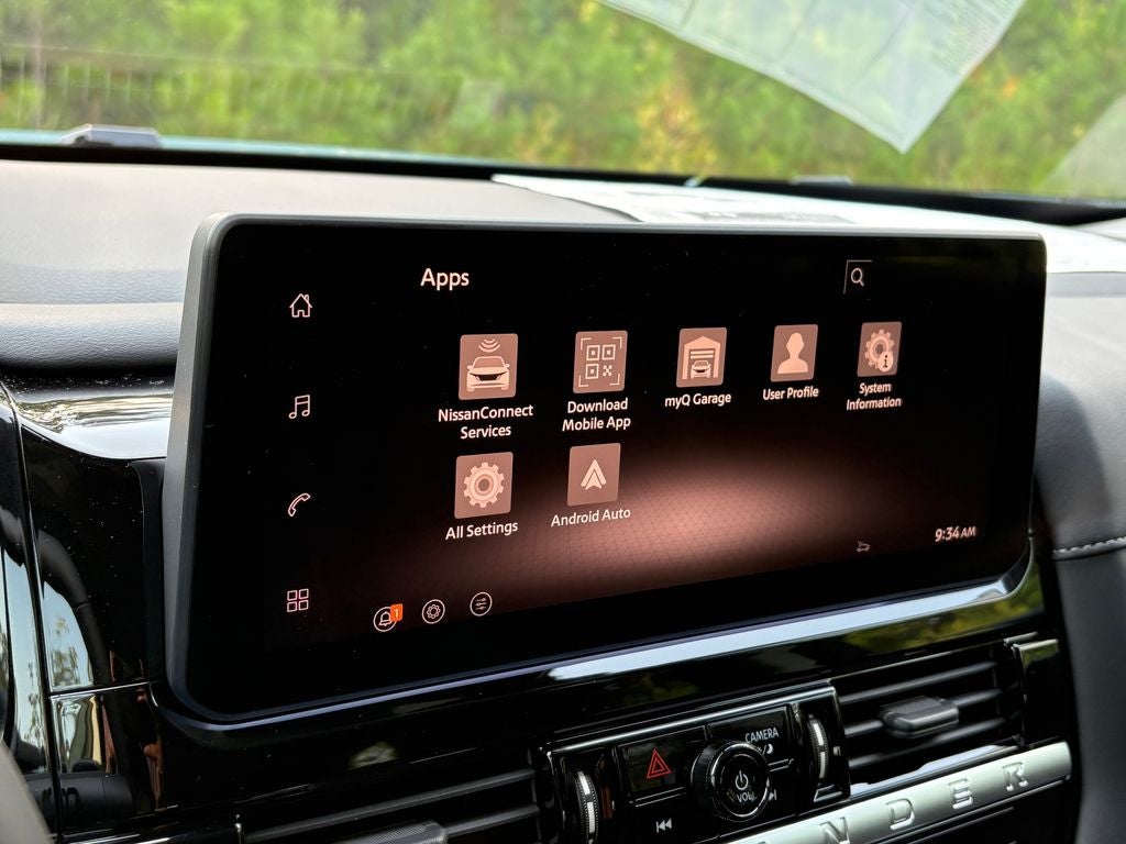 2026 Nissan Pathfinder SL