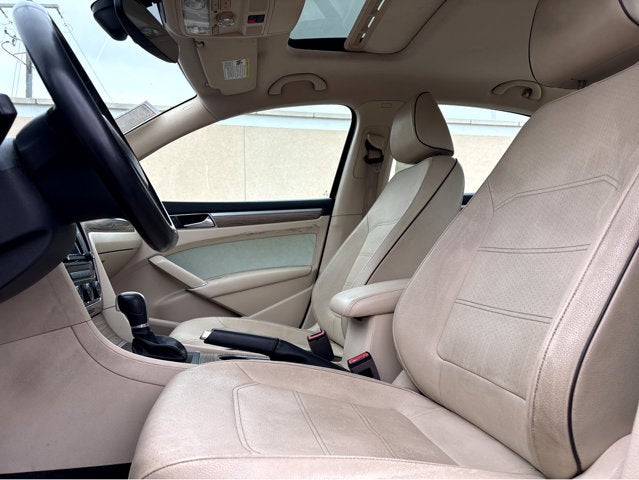 2018 Volkswagen Passat 2.0T SE w/Technology