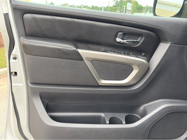 2015 Nissan Armada SV