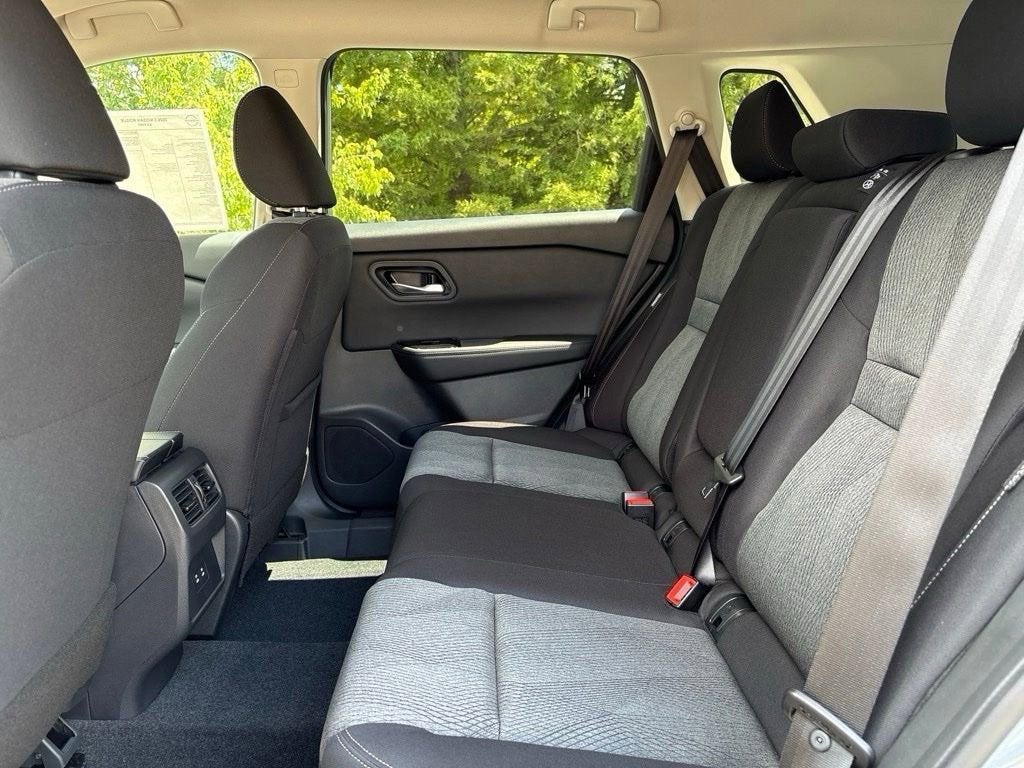 2027 Nissan Rogue SV