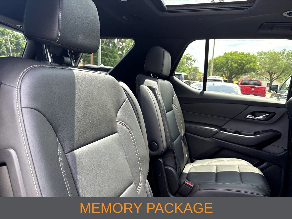 2023 Chevrolet Traverse LT Leather