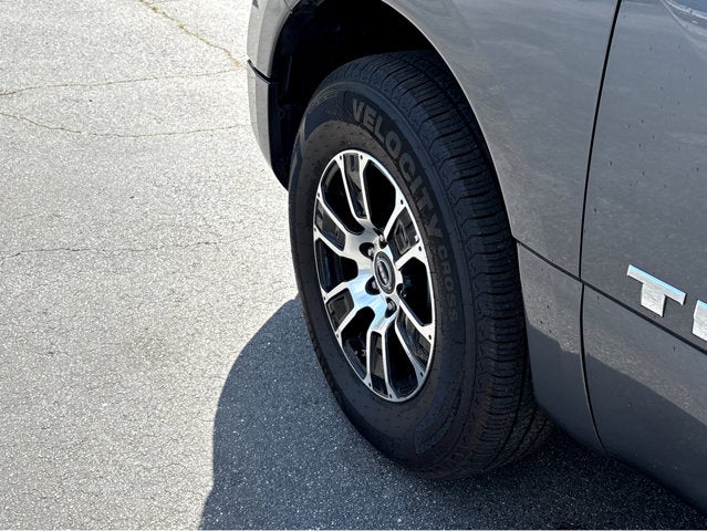 2024 Nissan Titan SV - Photo 22