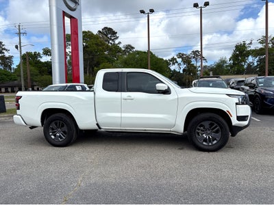 2025 Nissan Frontier SV