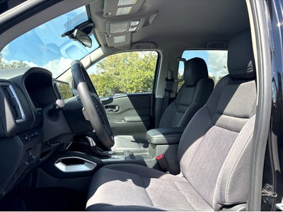 2025 Nissan Frontier SV