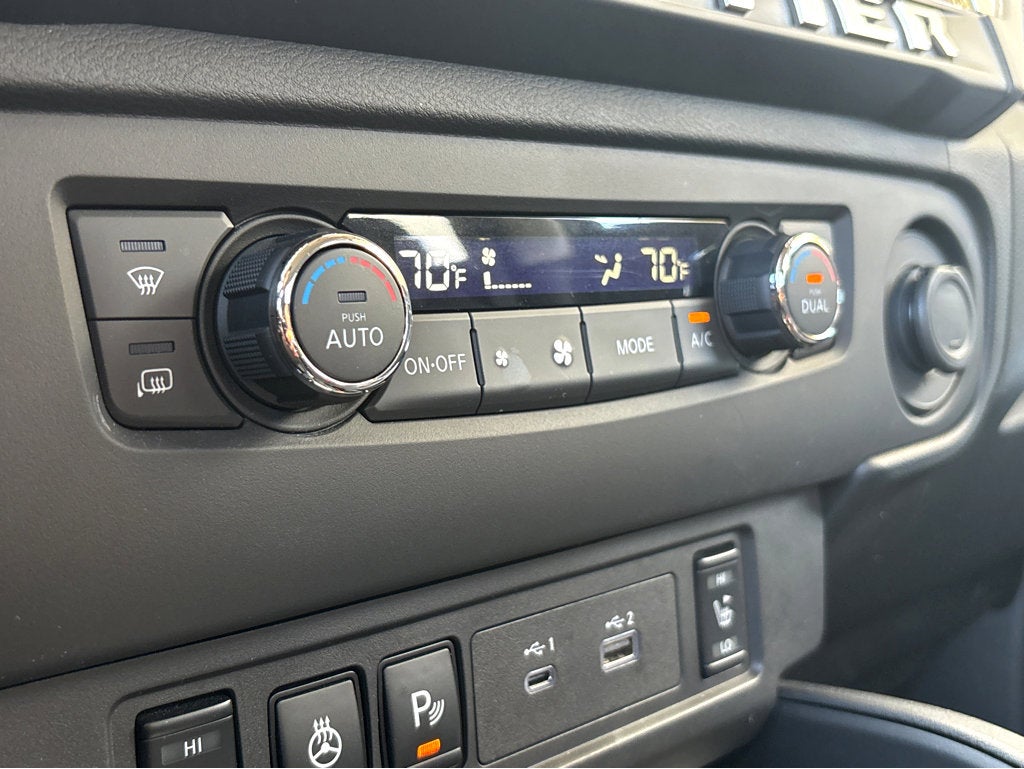 2025 Nissan Frontier SV