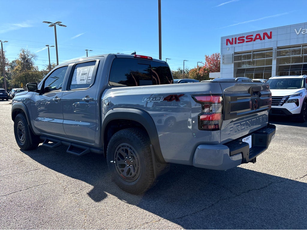 2026 Nissan Frontier Crew Cab SV
