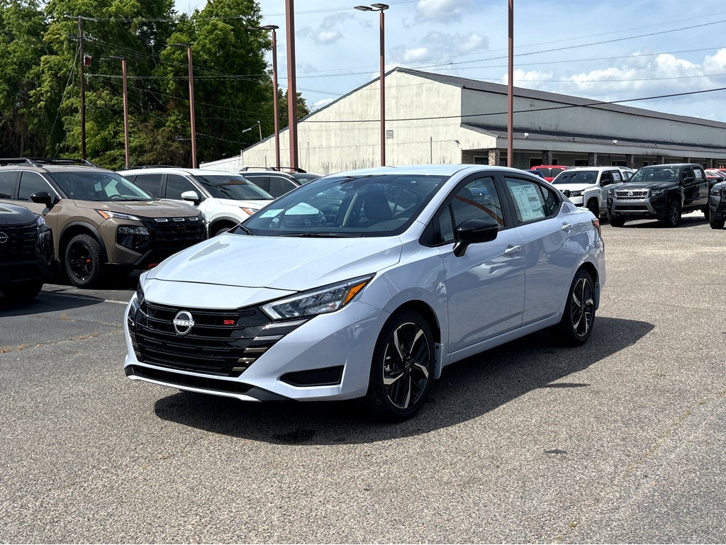 2025 Nissan Versa SR