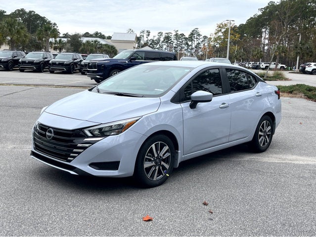 2025 Nissan Versa SR