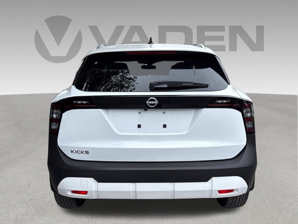 2027 Nissan Kicks SV