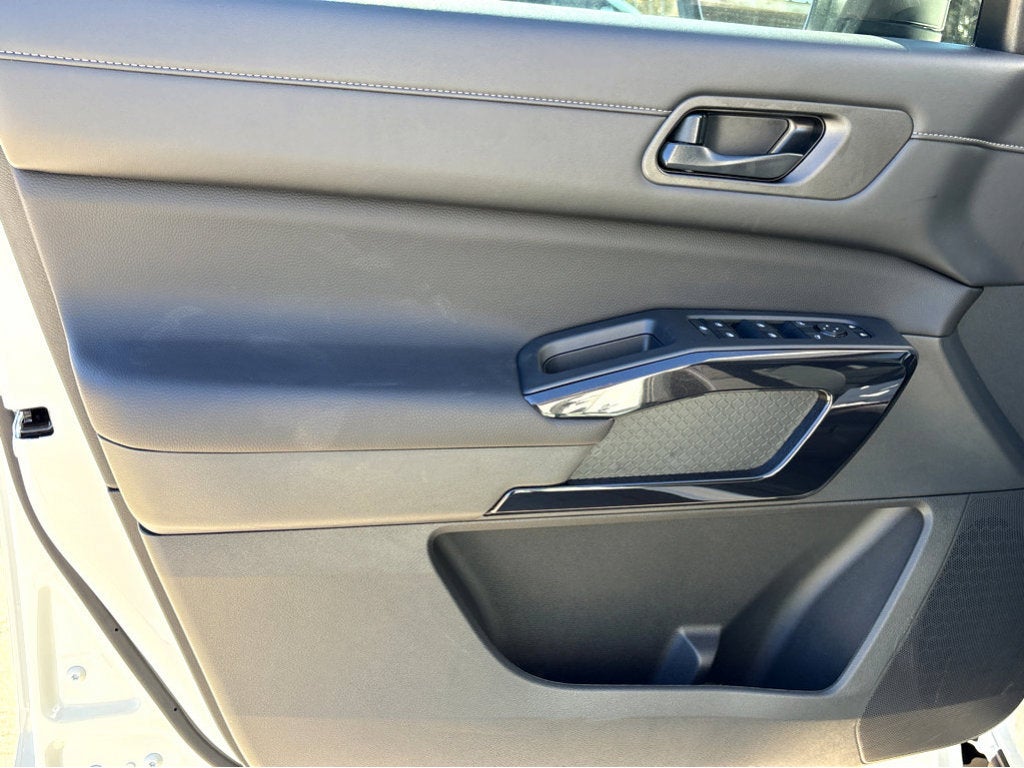 2026 Nissan Pathfinder S