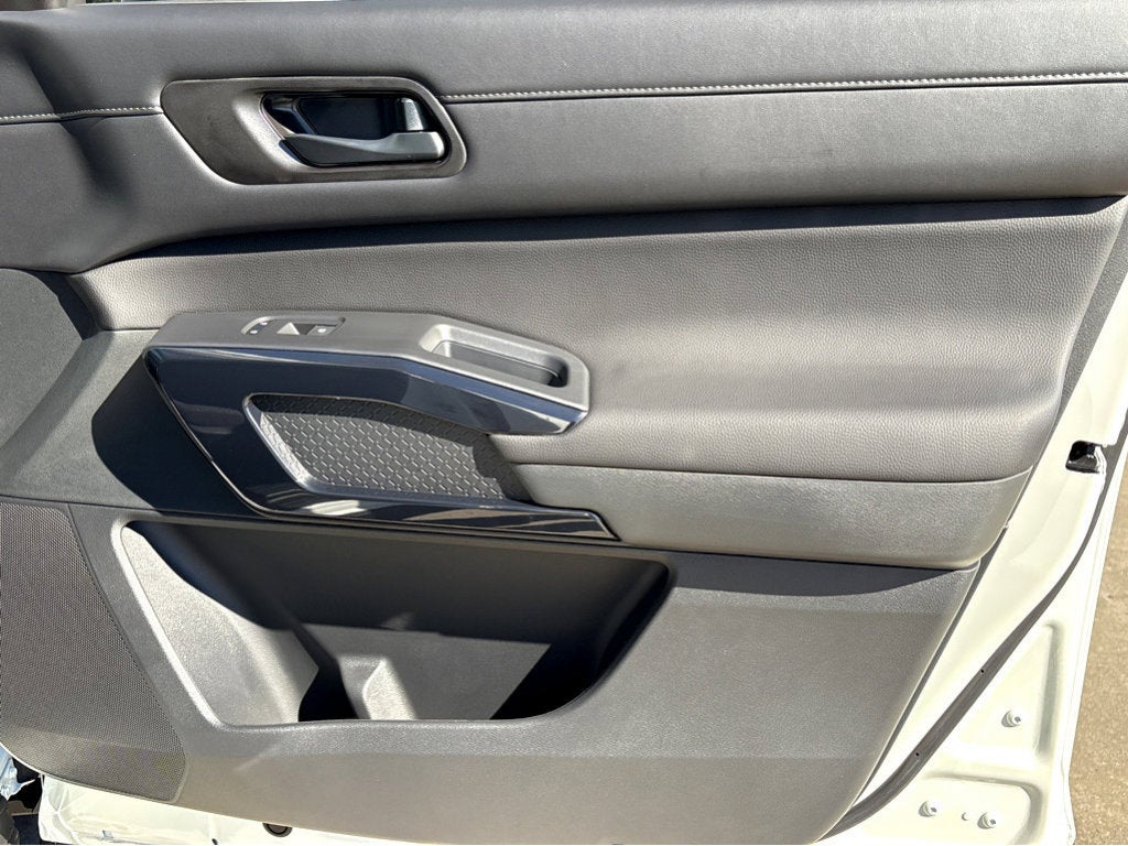 2026 Nissan Pathfinder S