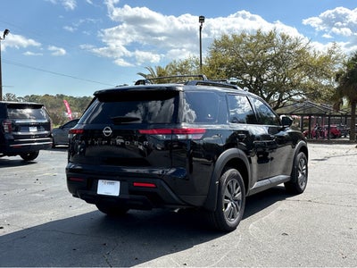 2026 Nissan Pathfinder SV