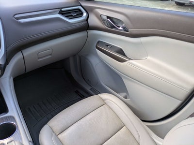 2022 GMC Acadia SLT