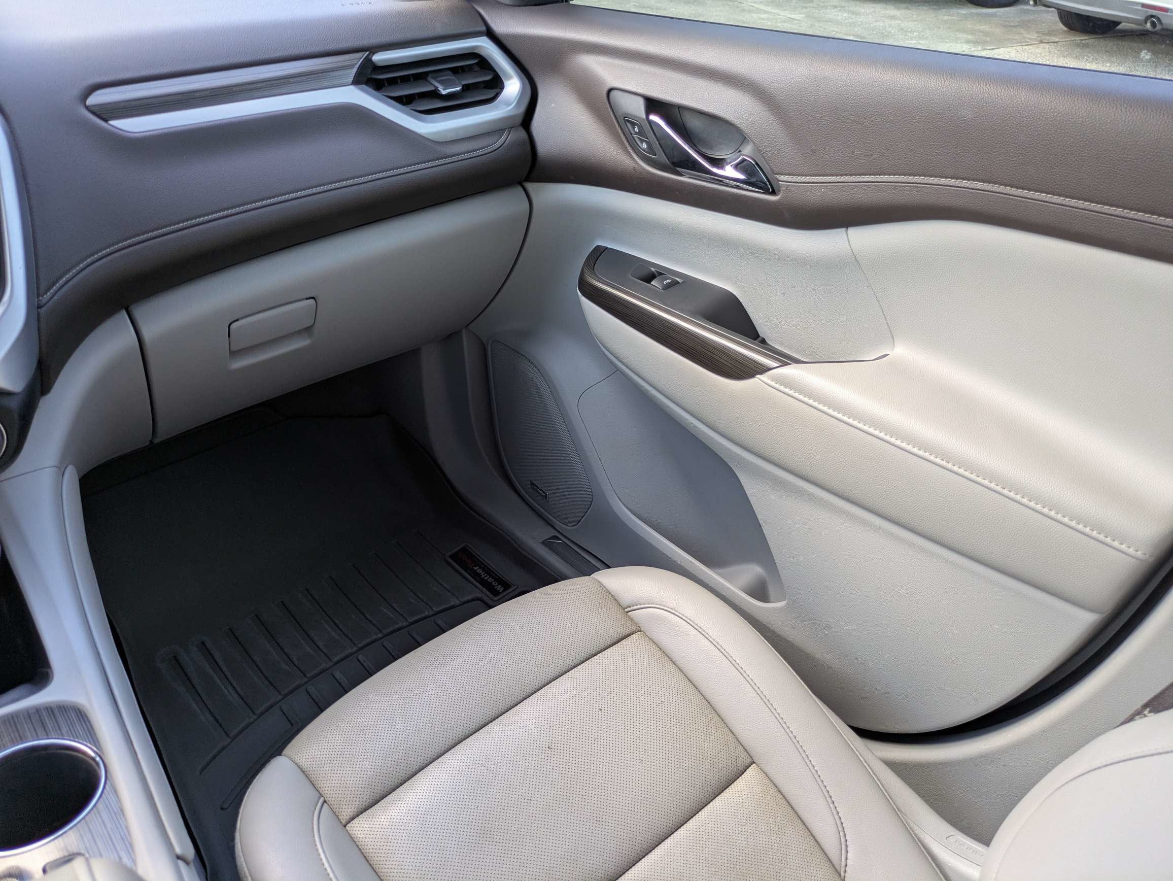 2022 GMC Acadia SLT