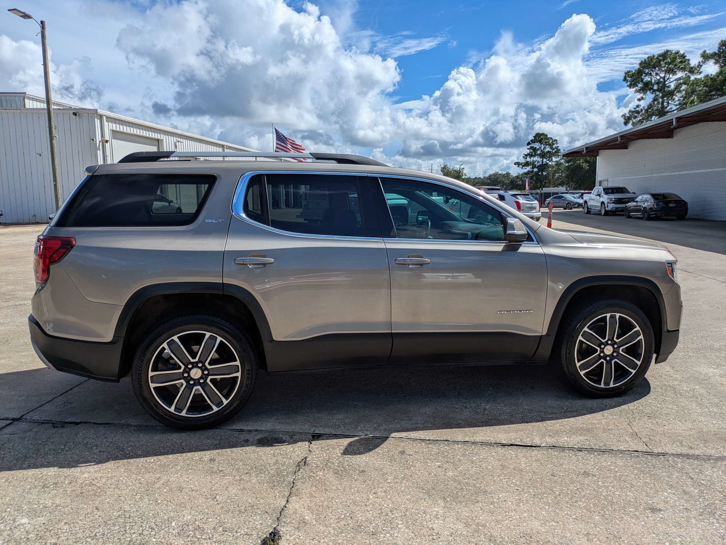 2022 GMC Acadia SLT