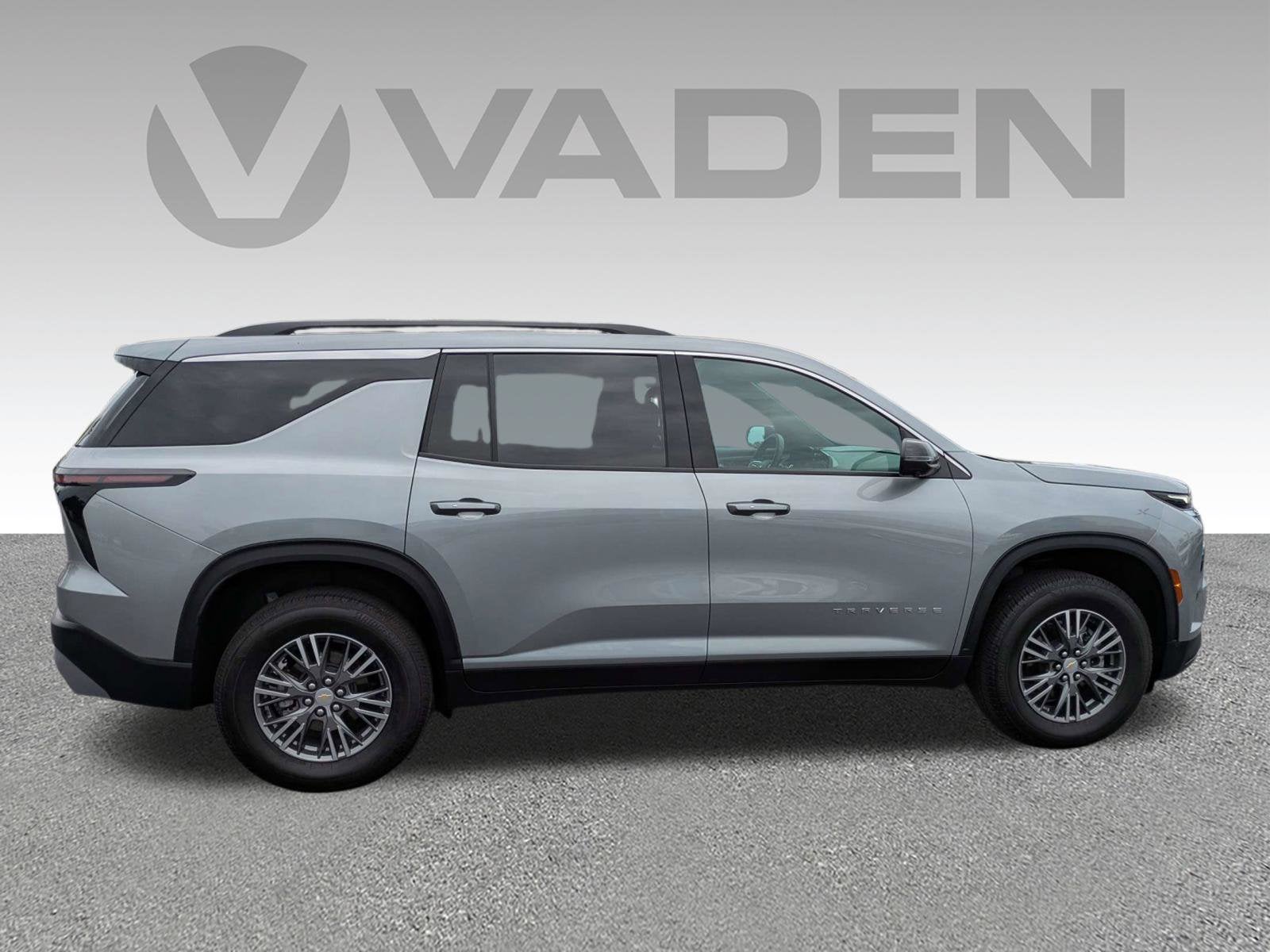 2025 Chevrolet Traverse FWD LT
