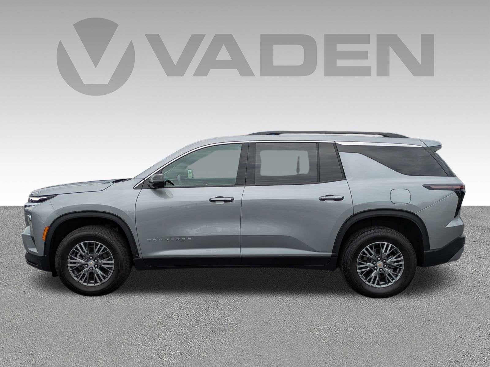 2025 Chevrolet Traverse FWD LT