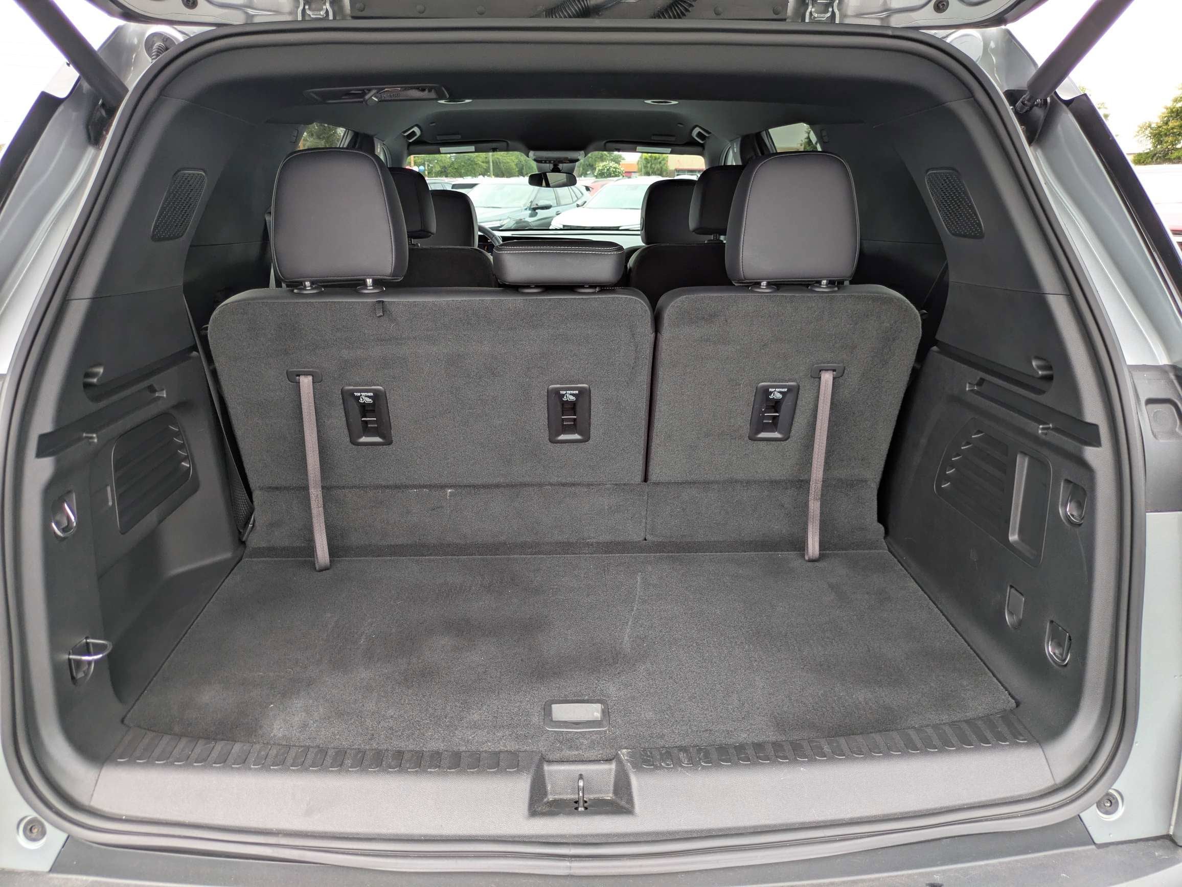 2025 Chevrolet Traverse FWD LT