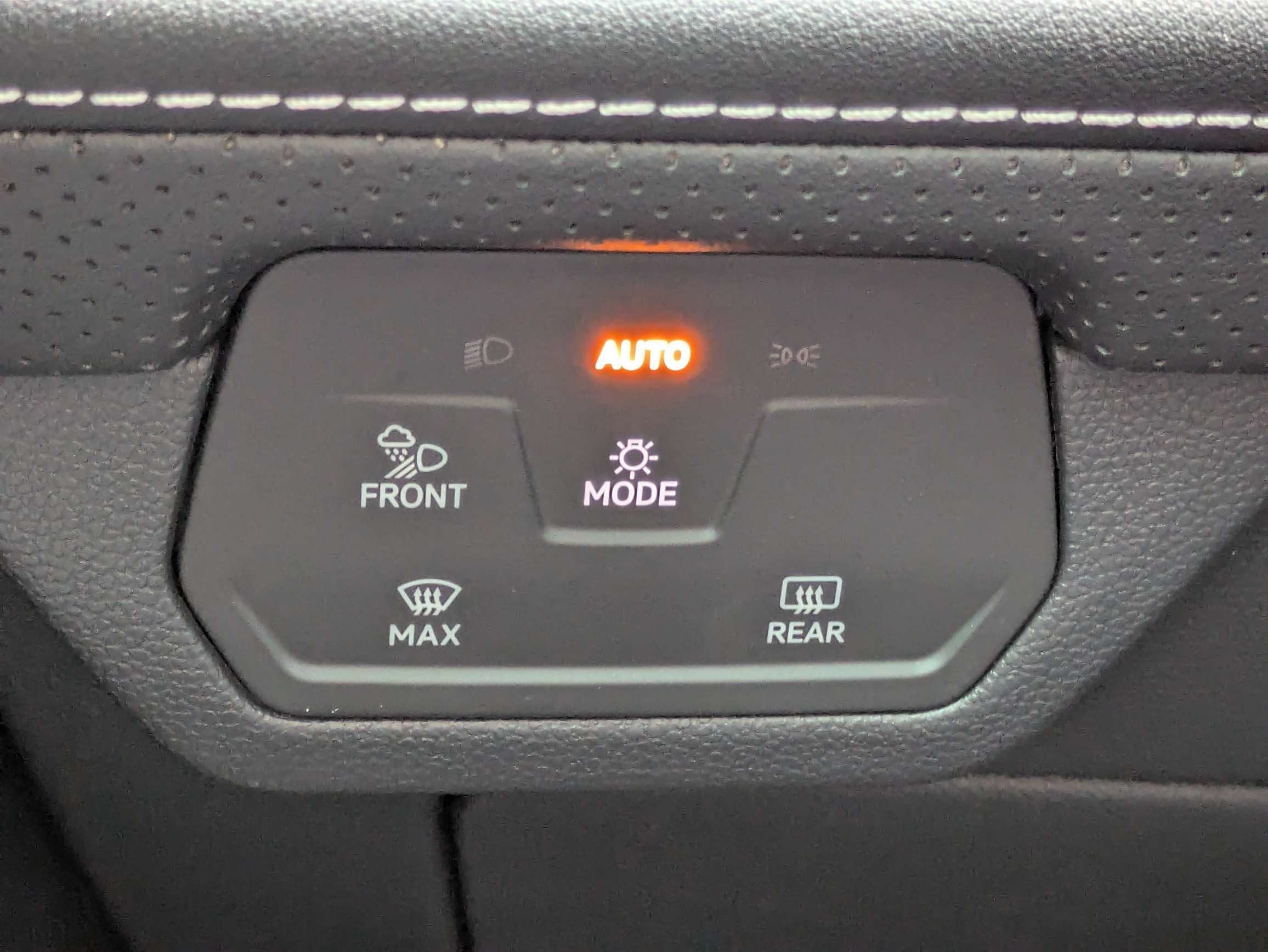 2024 Volkswagen Atlas Cross Sport 2.0T SEL R-Line