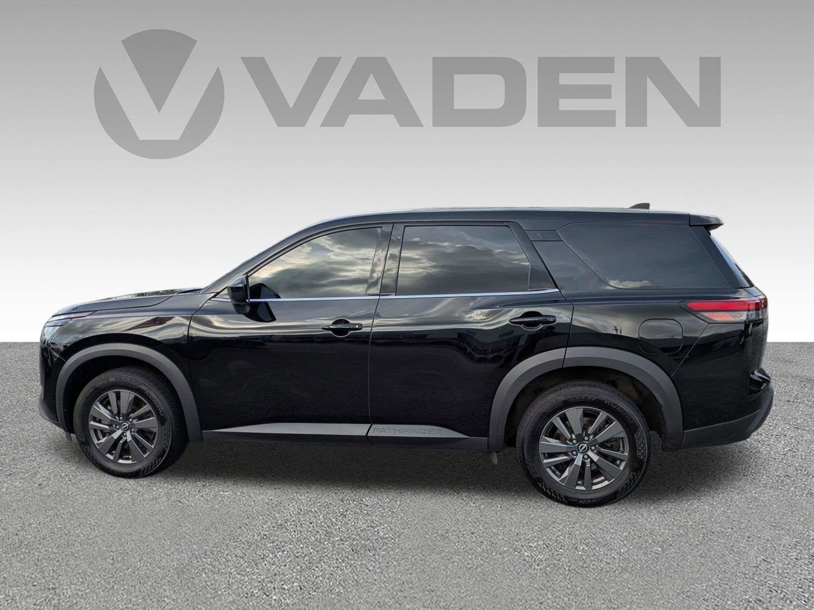 2024 Nissan Pathfinder S