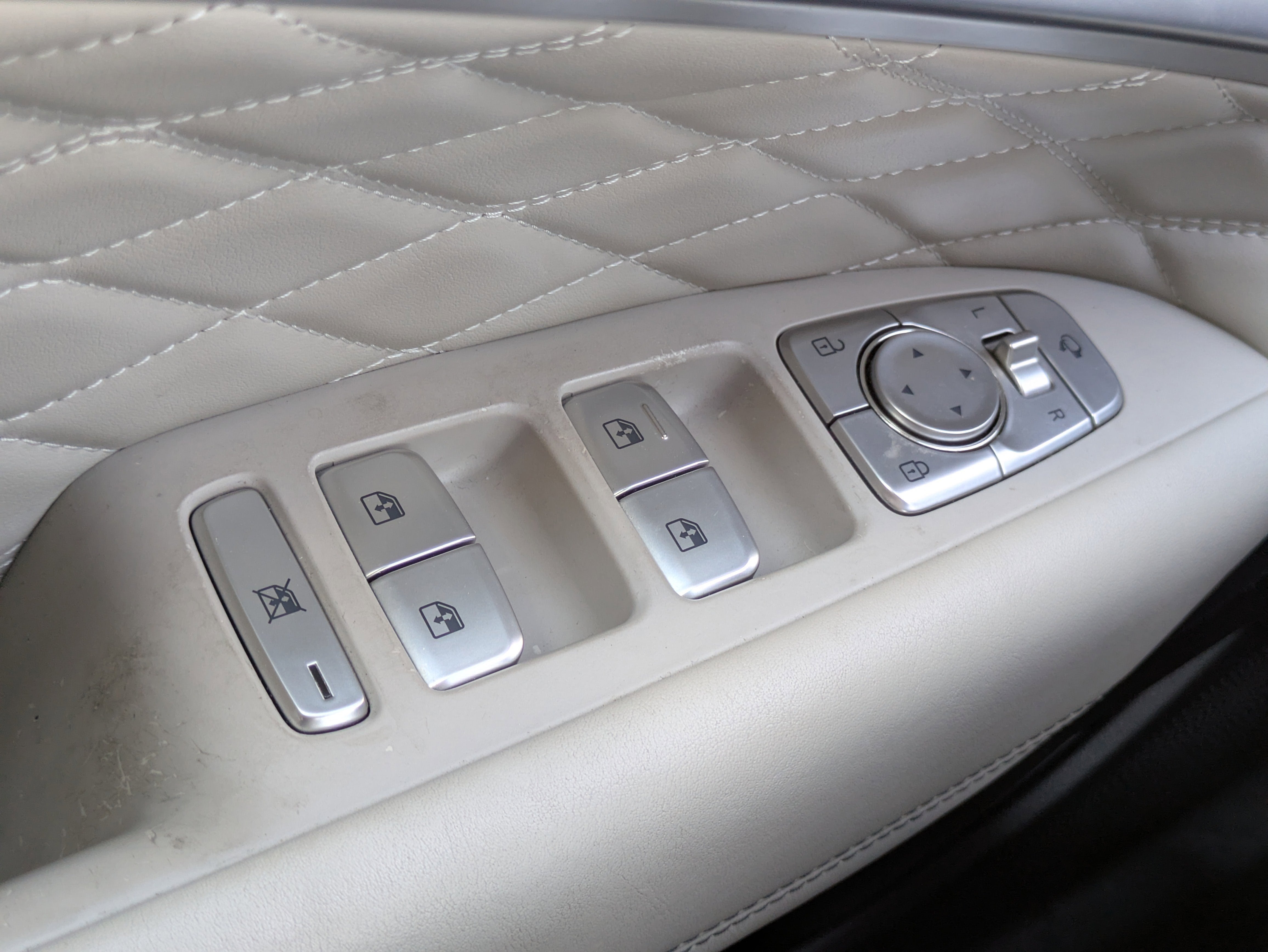 2021 Genesis G70 2.0T