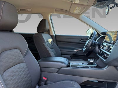 2025 Nissan Pathfinder SV FWD