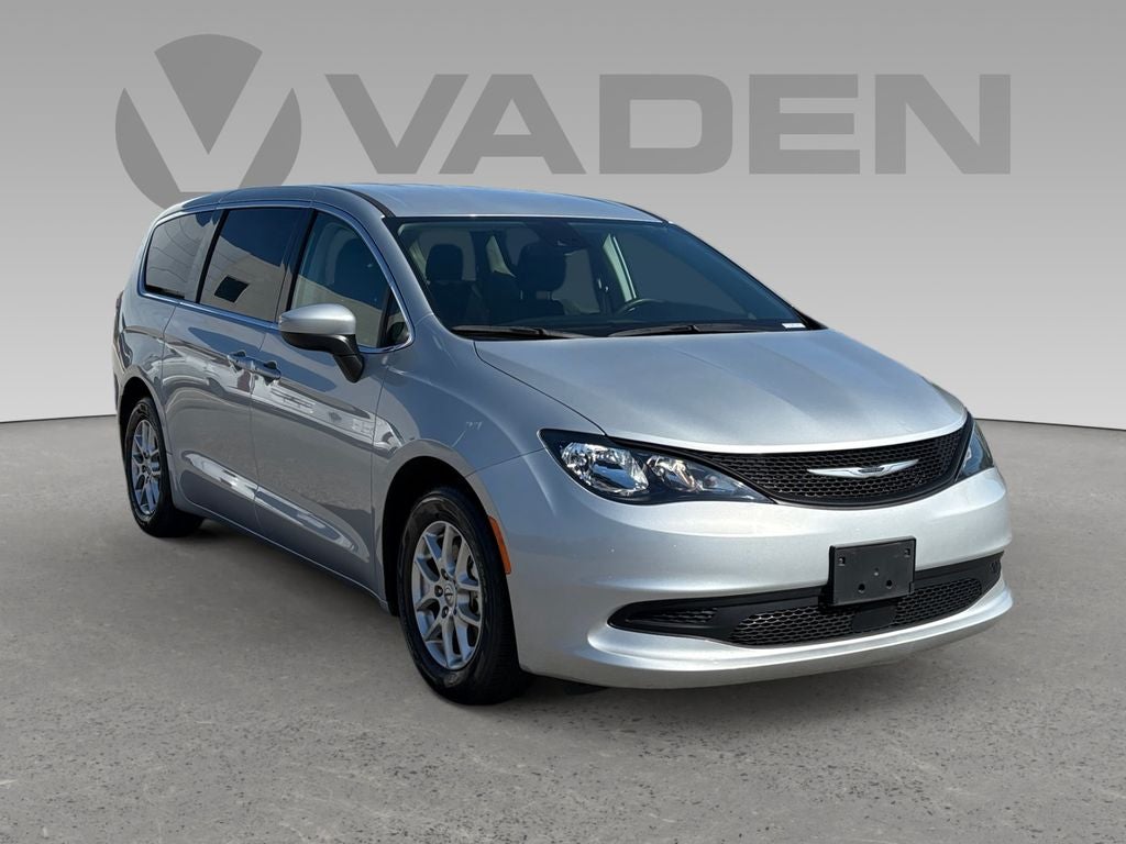 2023 Chrysler Voyager