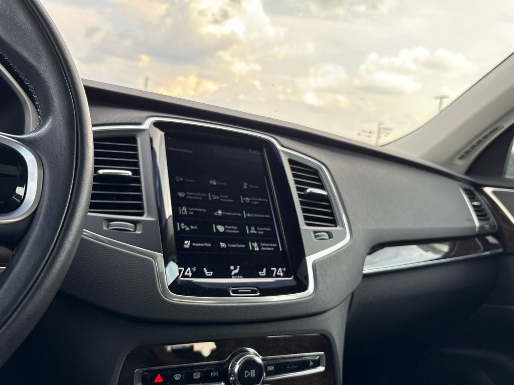 2019 Volvo XC90 T6 Momentum
