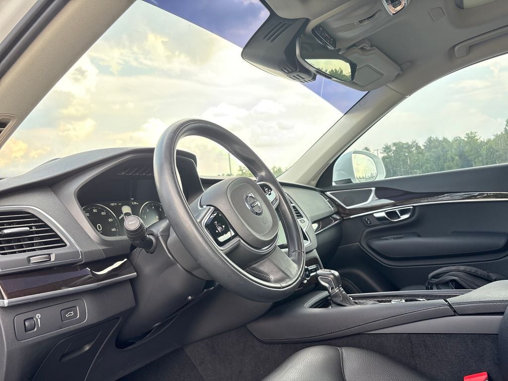 2019 Volvo XC90 T6 Momentum