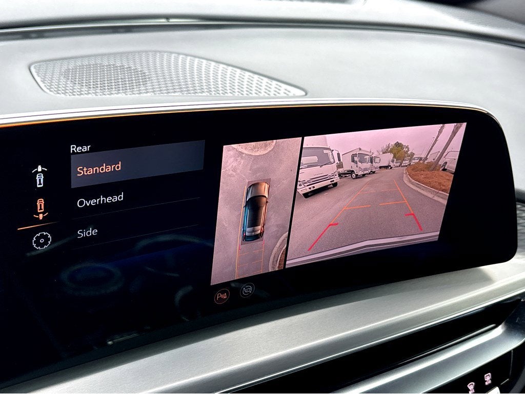 2025 Cadillac LYRIQ Luxury 2