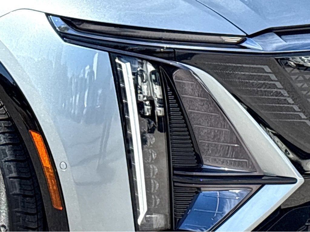 2024 Cadillac LYRIQ Sport 2