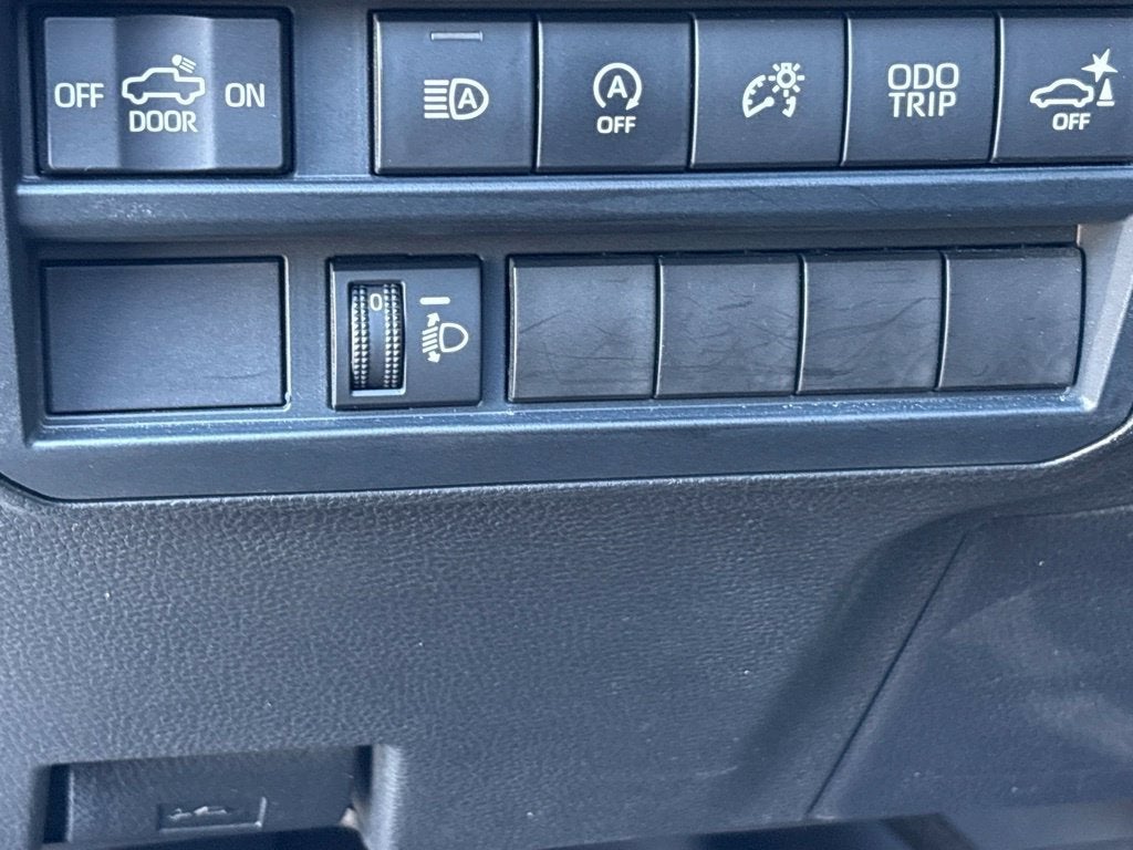2022 Toyota Tundra 2WD SR5