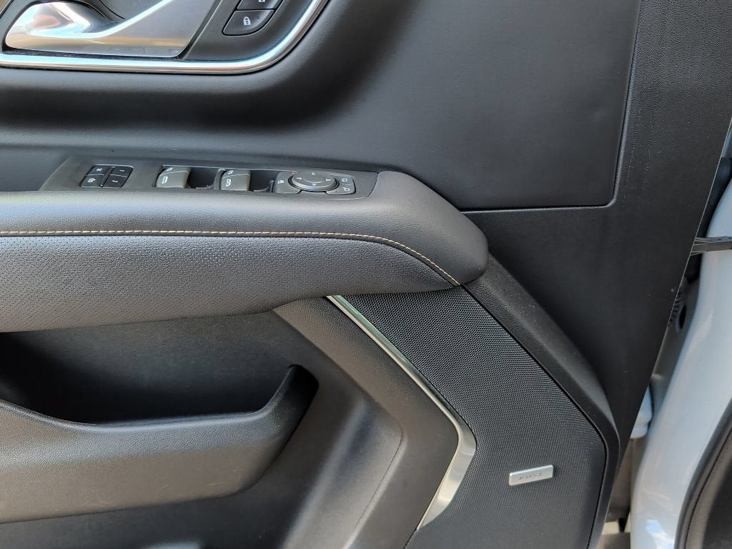 2023 GMC Yukon Base