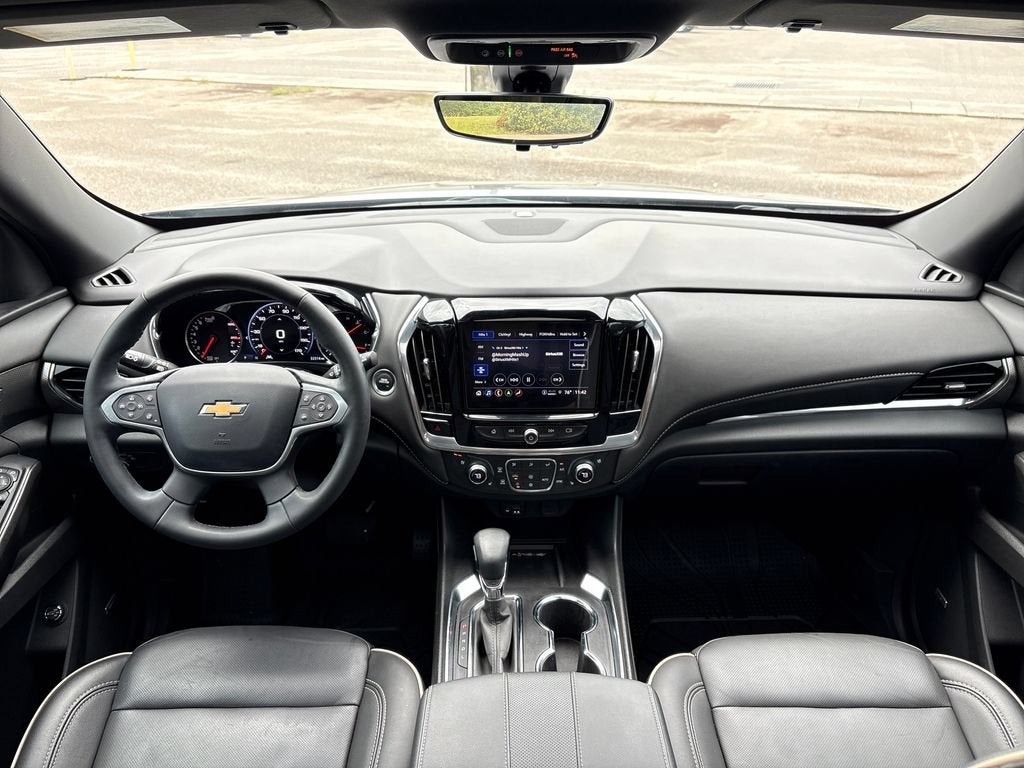 2023 Chevrolet Traverse Base