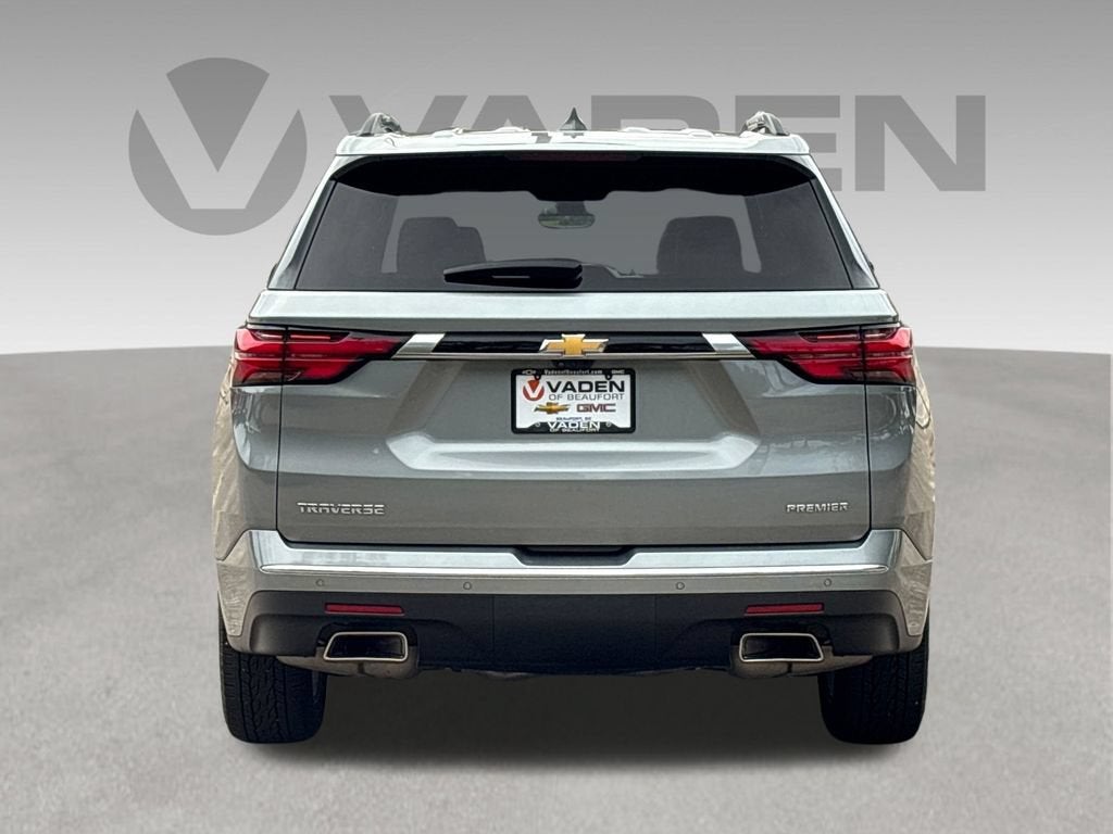 2023 Chevrolet Traverse Base