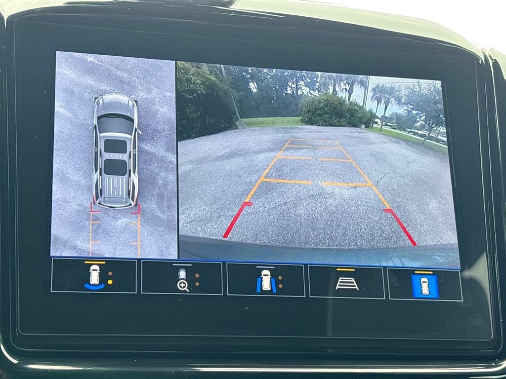 2023 Chevrolet Traverse Base