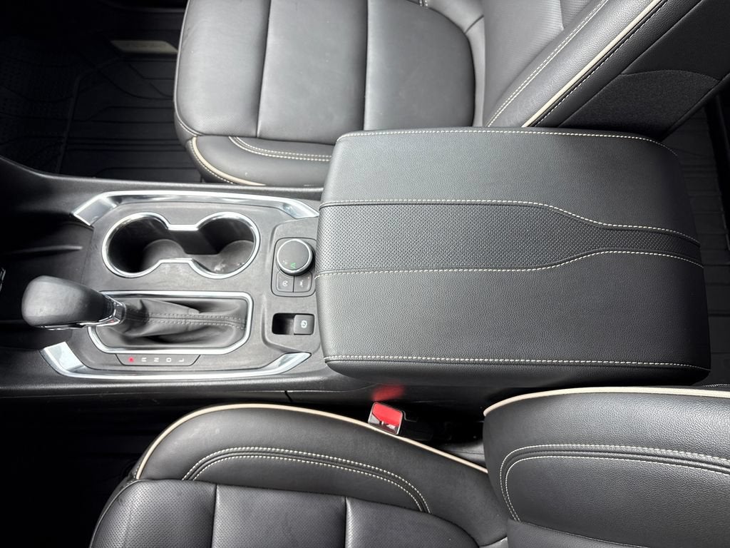 2023 Chevrolet Traverse Base
