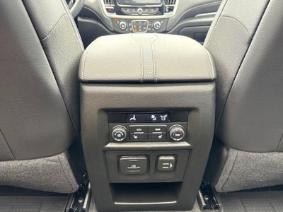 2023 Chevrolet Traverse Base