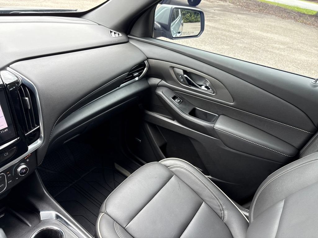 2023 Chevrolet Traverse Base