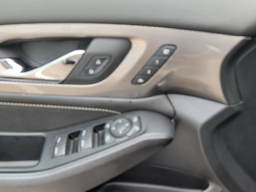 2023 Chevrolet Traverse Base